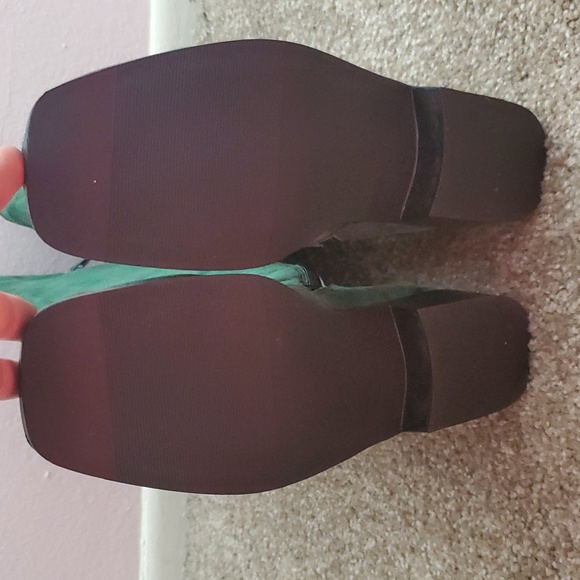 Like new! Vintage green genuine seude riding zip up boots - Picture 4 of 11